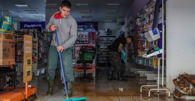 Auxílio Reconstrução: Governo Federal pede zelo e agilidade das prefeituras gaúchas para cadastrar famílias