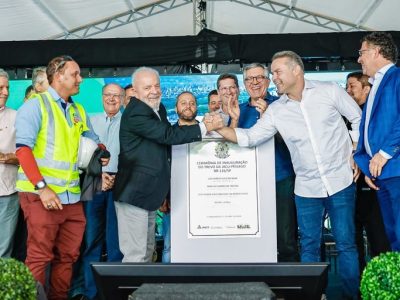 “Ninguém mais vai ficar duas horas no trânsito para chegar em casa”, diz Lula ao inaugurar obras na Via Dutra