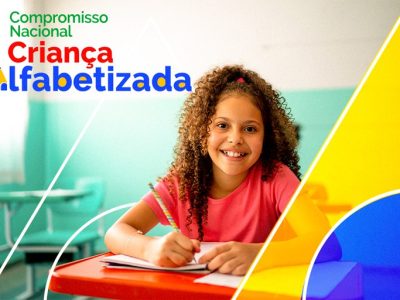 Brasil supera patamar pré-pandemia, com 56% de crianças alfabetizadas no segundo ano do Fundamental