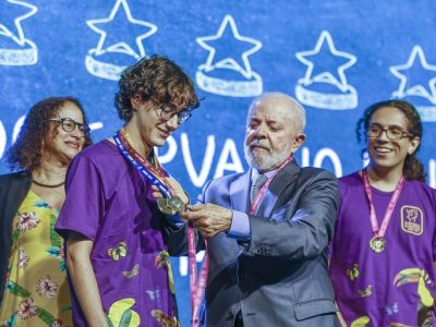 “A educação é o oxigênio de uma nação”, diz Lula durante premiação da Olimpíada de Matemática