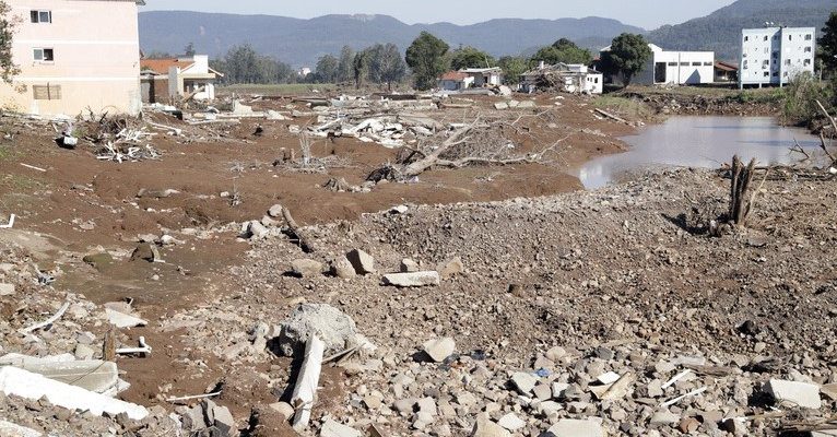 Mais 16,6 mil famílias recebem o Auxílio Reconstrução nesta sexta-feira (12)