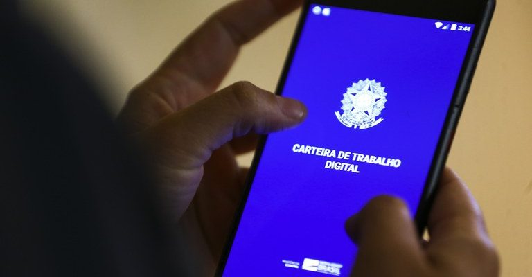 Em sete meses de 2024, Brasil gera quase 1,5 milhão de vagas formais e já supera o ano todo de 2023