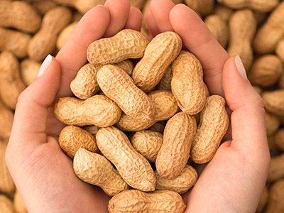 Benefícios do amendoim: descubra como ele pode ajudar sua saúde