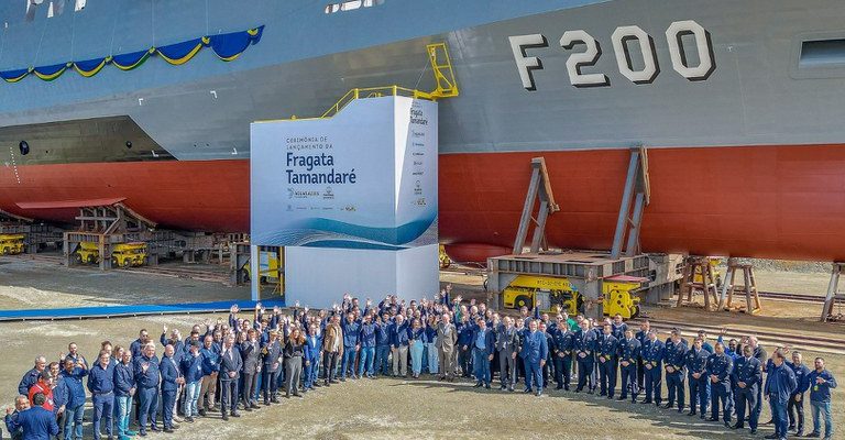 Em Itajaí (SC), presidente Lula participa do lançamento da primeira embarcação do Programa Fragatas Classe Tamandaré