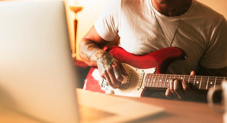 Como o cérebro processa transições na música? Novo estudo traz respostas