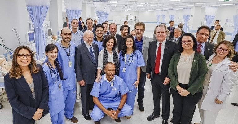 Lula participa de entrega de bloco de hospital universitário em Uberlândia (MG) que atende integralmente ao SUS