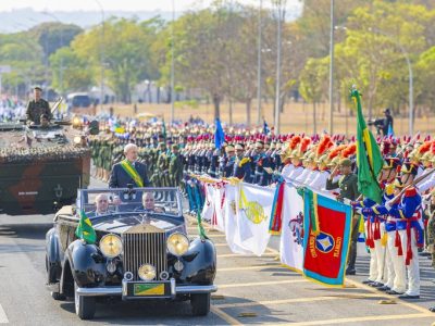 Desfile de 7 de setembro realça as conquistas do país da área da saúde