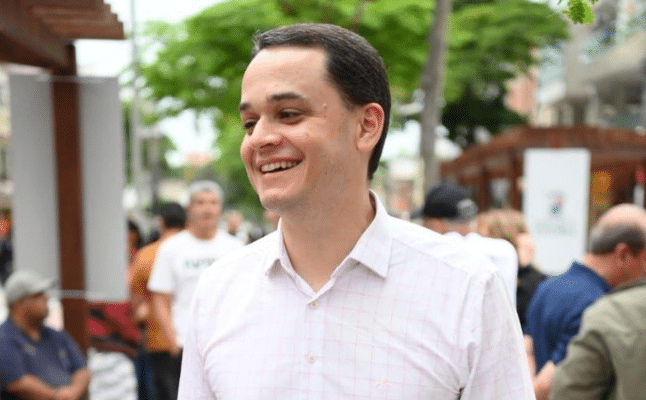 Lorenzo Pazolini é reeleito no 1º turno como prefeito de Vitória