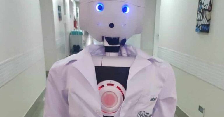 Robô auxilia na recuperação de crianças em hospital de Cariacica