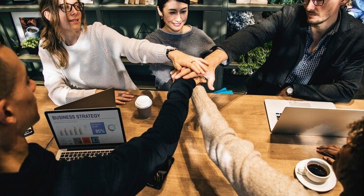Os Fundamentos do Networking Empresarial: Como Construir uma Base Sólida para Suas Conexões