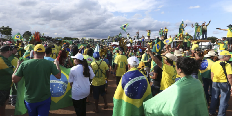 Panfletos e Faixas: Polícia Federal Revela Confeccção de Materiais por Militares para Apoio a “Manifestações Antidemocráticas”