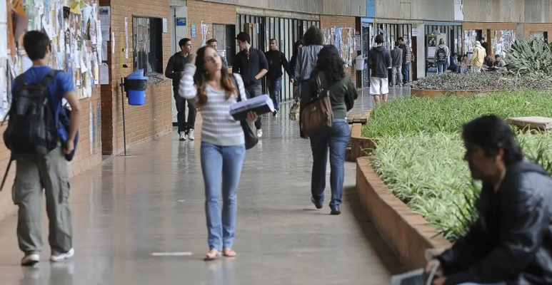 Alunos do ProUni apresentam menor índice de desistência da graduação em comparação aos estudantes sem bolsas