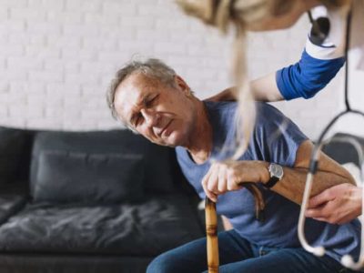 Cair é perigoso para os idosos: entenda e saiba como evitar