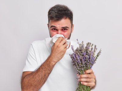 Rinite alérgica: saiba como minimizar a exposição ao pólen da primavera