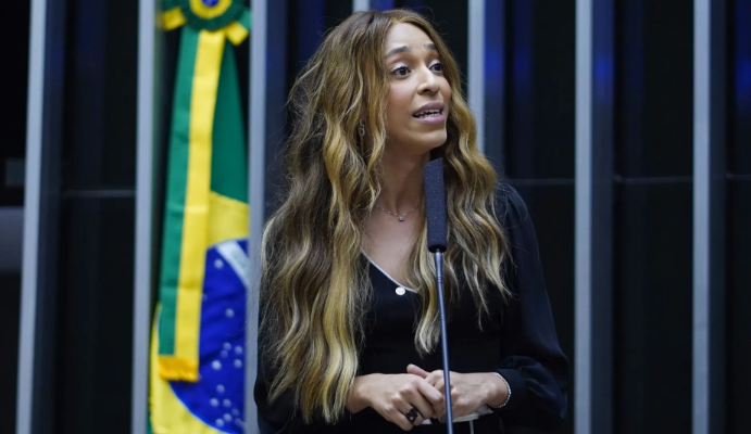 Extinção da Escala 6×1: Deputada Confirma Ter Atingido o Quórum Necessário para Protocolar Proposta de Emenda à Constituição