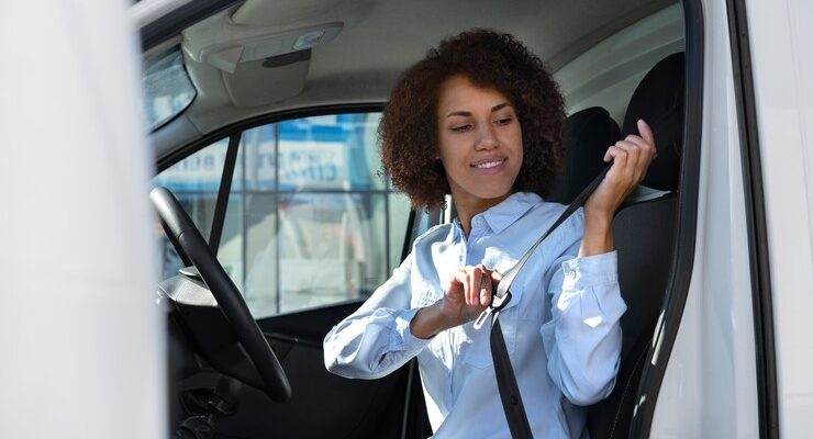 Por que os recém-motoristas deveriam arranjar o mais rápido possível um seguro de automóveis? Por que os recém-motoristas deveriam arranjar o mais rápido possível um seguro de automóveis?