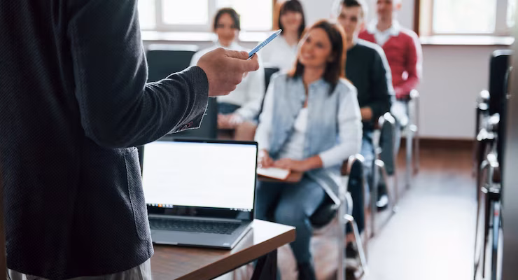 Os Educadores Emergentes como os Profissionais de Maior Confiança, Revela Pesquisa