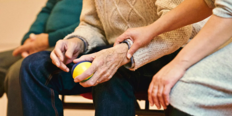 Geriatra Alerta sobre o Crescimento Exponencial de Casos de HIV entre Idosos