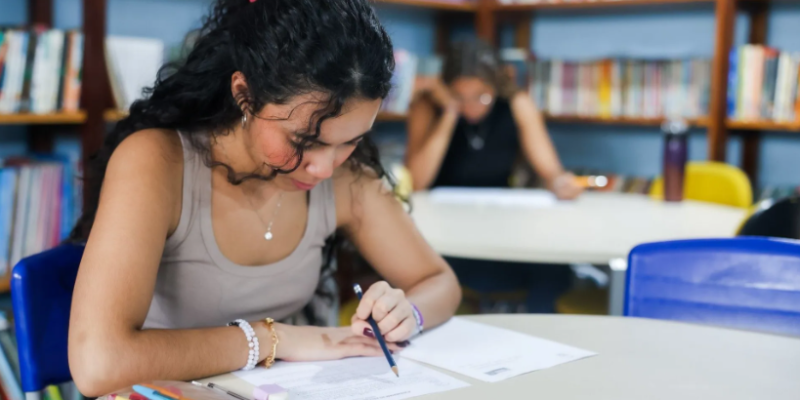Enem: Apenas 10% dos Estudantes Obtêm Notas Superiores a 900 na Redação