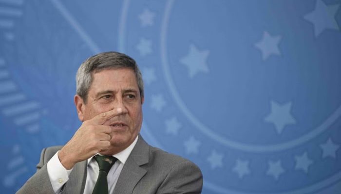 Mudança de versão em delação de Cid embasou prisão de Braga Netto