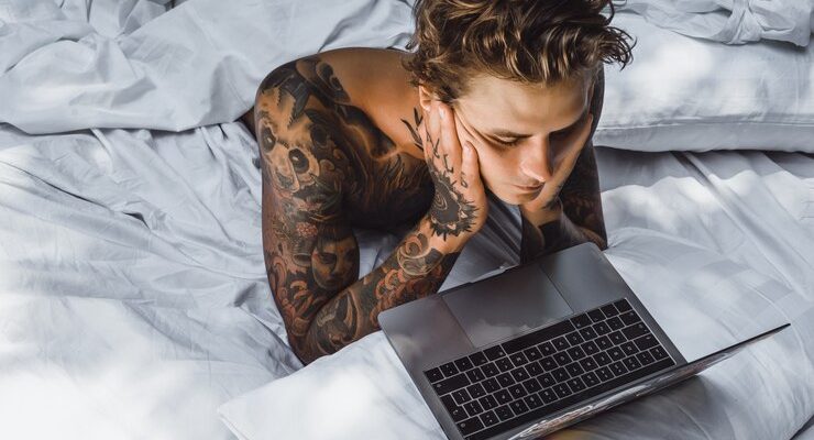 Soft Porn nas Redes Sociais: Um Desafio à Saúde Mental e ao Desenvolvimento Juvenil