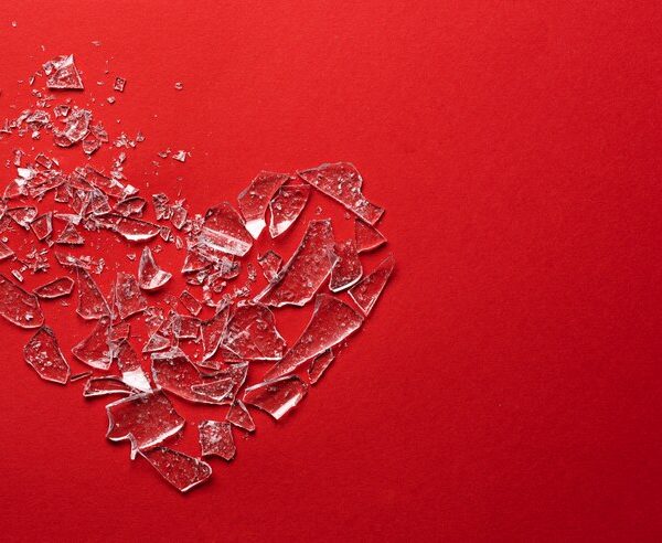 Love Bombing: Como Identificar Quando o Excesso de Afeto Sinaliza Abuso?