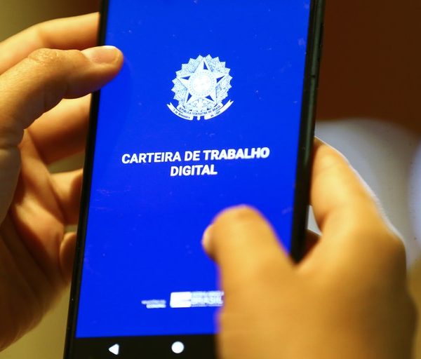 Inscritos no Bolsa Família não são descontados nos resultados de emprego