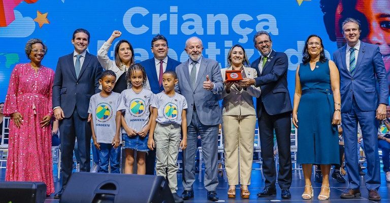 Lula “Não vai faltar recurso para a gente recuperar a educação”