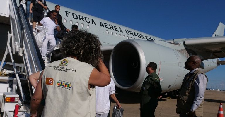 Governo Federal recebe novo voo com repatriados dos EUA