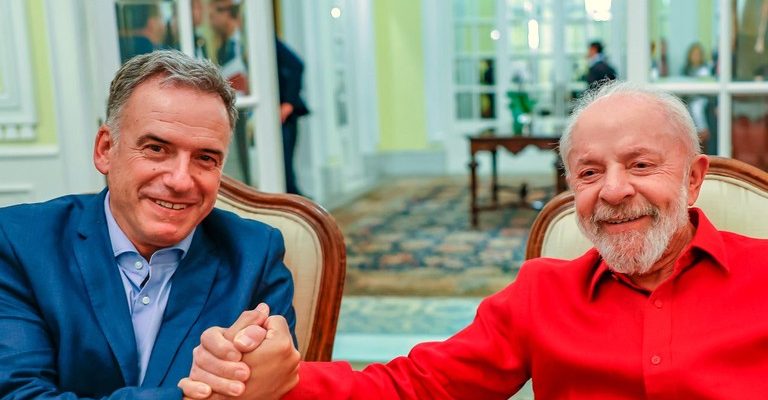 Lula reforça parceria histórica entre Brasil e Uruguai na promoção da integração sul-american