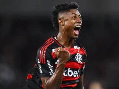 Flamengo vence o Vasco e coloca um pé na final do Campeonato Carioca