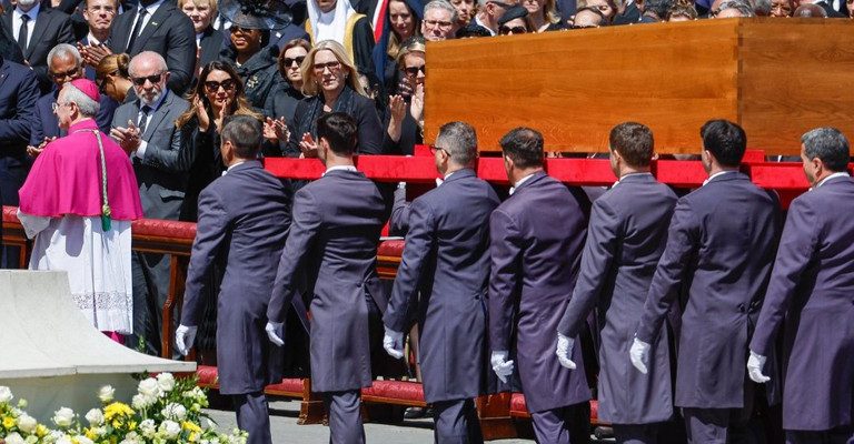 de despedida do Papa Francisco na Praça São Pedro