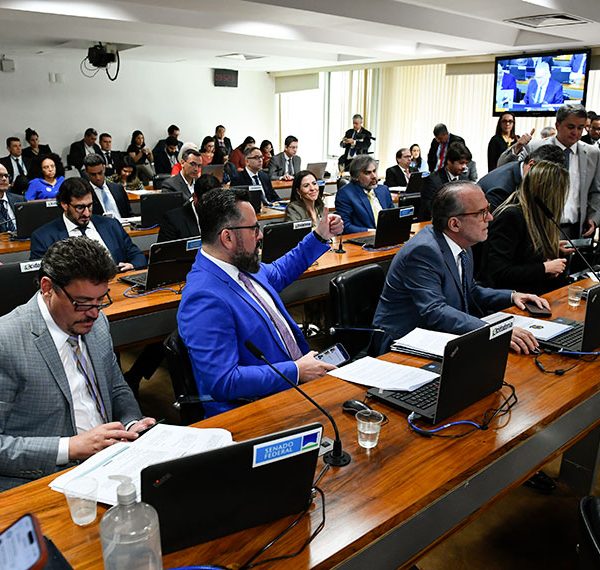 Cuidado desde o primeiro instante: Senado debate fim da carência em planos de saúde para gestantes