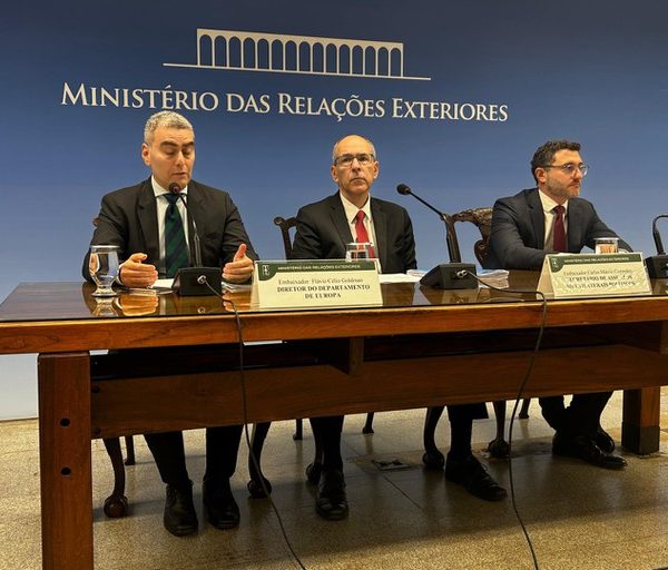 Visita de Lula à França sela nova etapa da parceria estratégica e de preparação para a COP30
