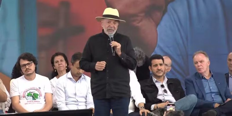 Lula visita Linhares para anúncio sobre recuperação do Rio Doce