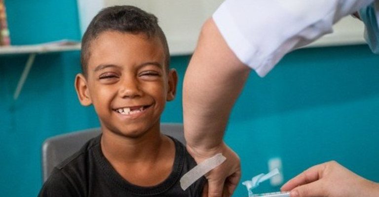 Vacinação nas escolas alcança mais de 1 milhão de doses no primeiro semestre de 2025