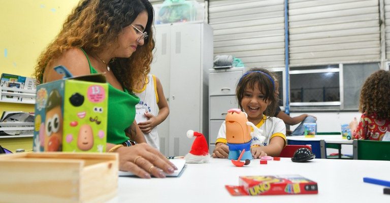 Governo Federal regulamenta Política Nacional de Cuidados