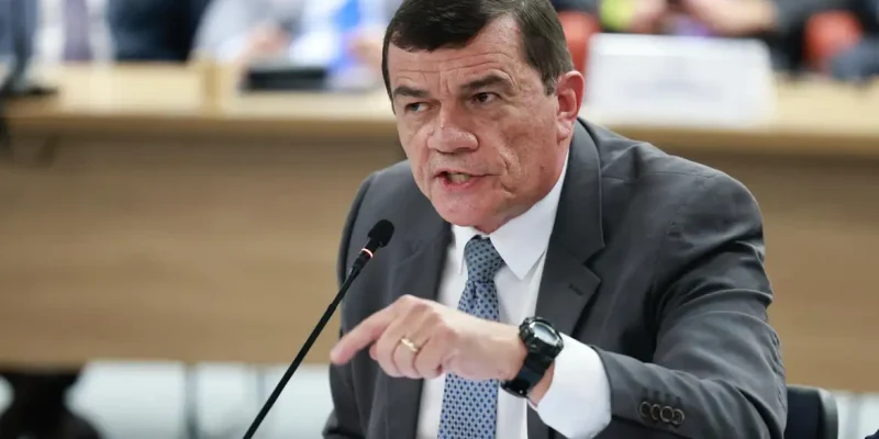 Defesa alega que ex-ministro atuou “ativamente” contra golpe de Estado