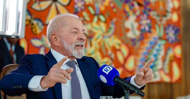 Lula: “Estamos colocando o pobre no Orçamento e o rico no Imposto de Renda”
