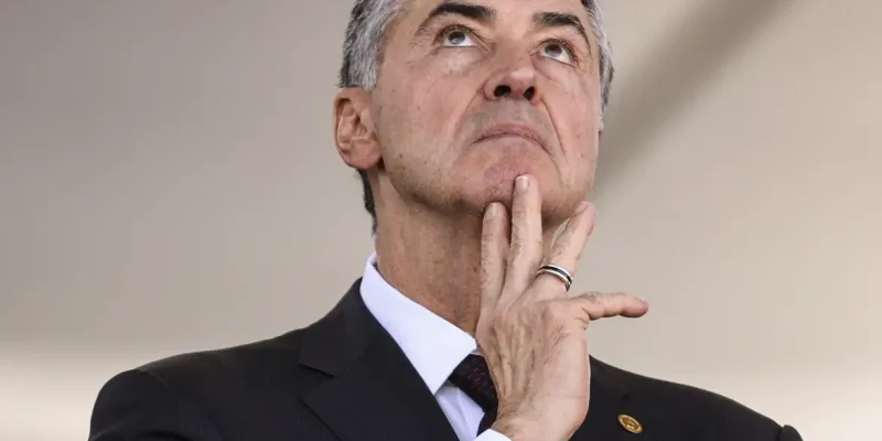 Barroso diz que julgamento de Bolsonaro ocorrerá com serenidade