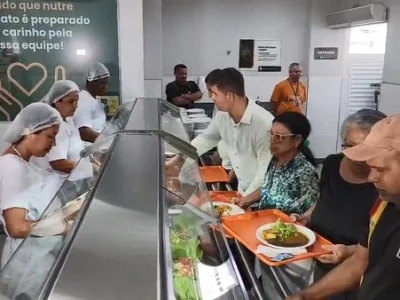Portas abertas! Restaurante Popular de Vitória é oficialmente reinaugurado