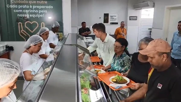 Portas abertas! Restaurante Popular de Vitória é oficialmente reinaugurado