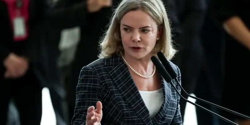 Gleisi critica EUA por fala de uso de “poder militar” contra o Brasil