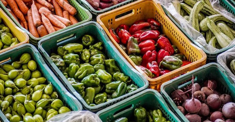 País teve deflação de 0,11% em agosto, puxada por queda em habitação e alimentação