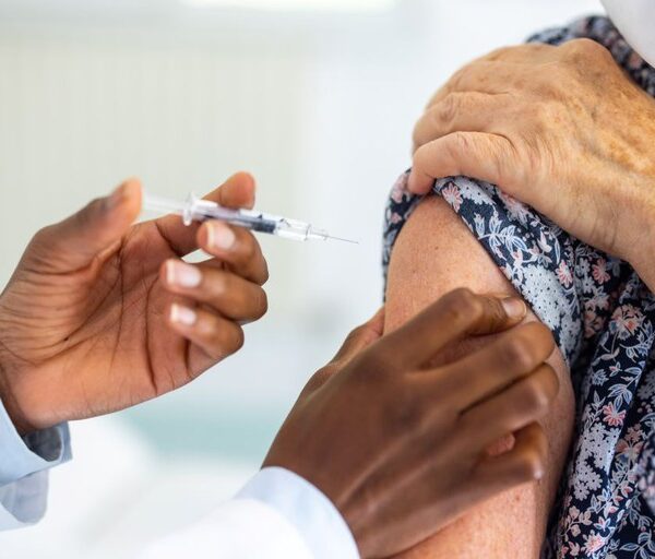 Brasil publica resultados de testes de primeira vacina 100% nacional