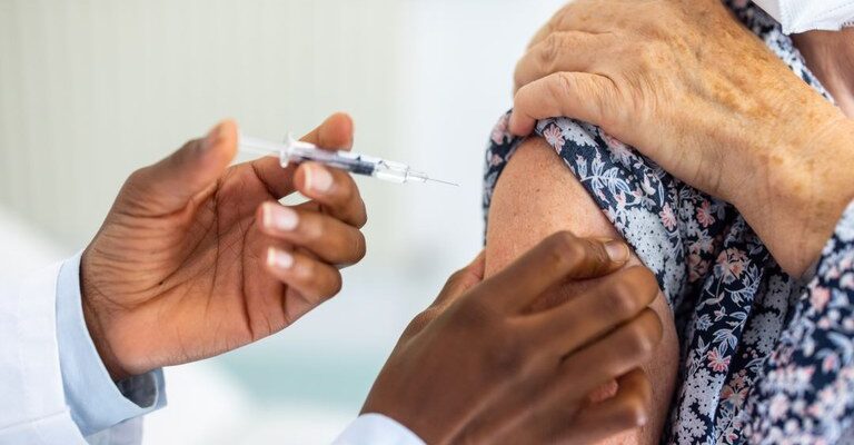 Brasil publica resultados de testes de primeira vacina 100% nacional