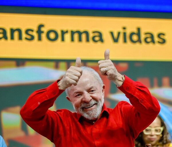 “É aquele caminho que a gente aponta e vê uma luz no fim do túnel”, diz Lula, sobre a importância da educação