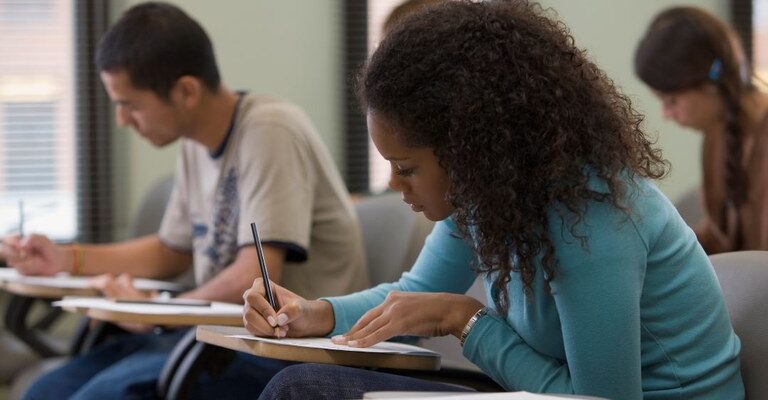 Fies 2025 abre inscrições para mais de 58 mil vagas remanescentes