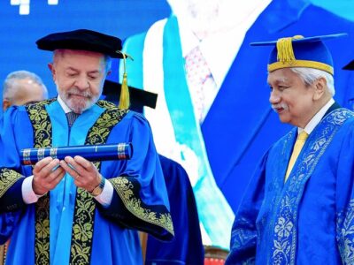 “Esse diploma não é do Lula. É de 215 milhões de brasileiros”, diz presidente ao receber homenagem na Universidade Nacional da Malásia