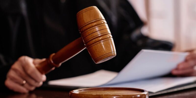 Justiça manda vereador apagar vídeo com fake news sobre habitação em Vitória